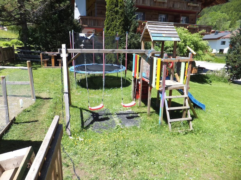 Apartamento Haus Gipfelblick Lermoos Exterior foto