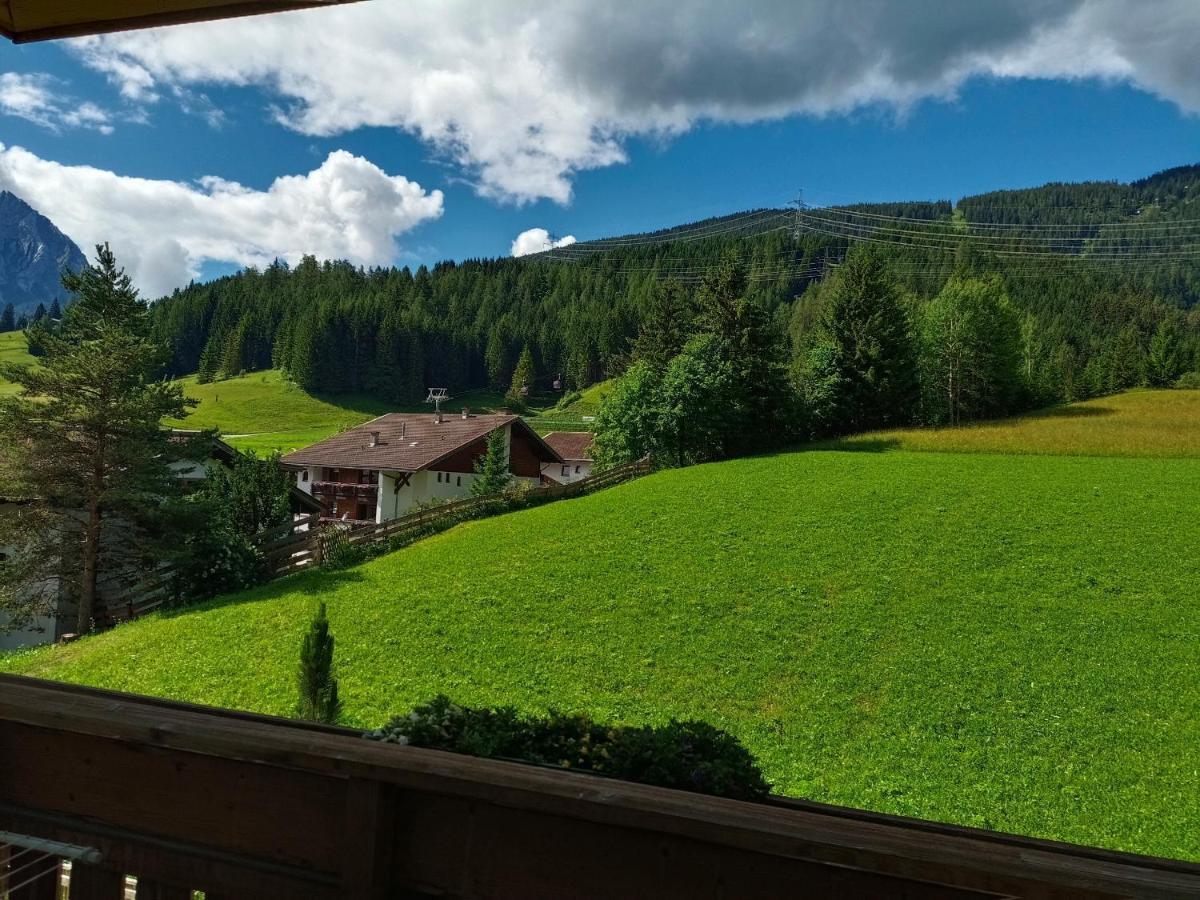 Apartamento Haus Gipfelblick Lermoos Exterior foto