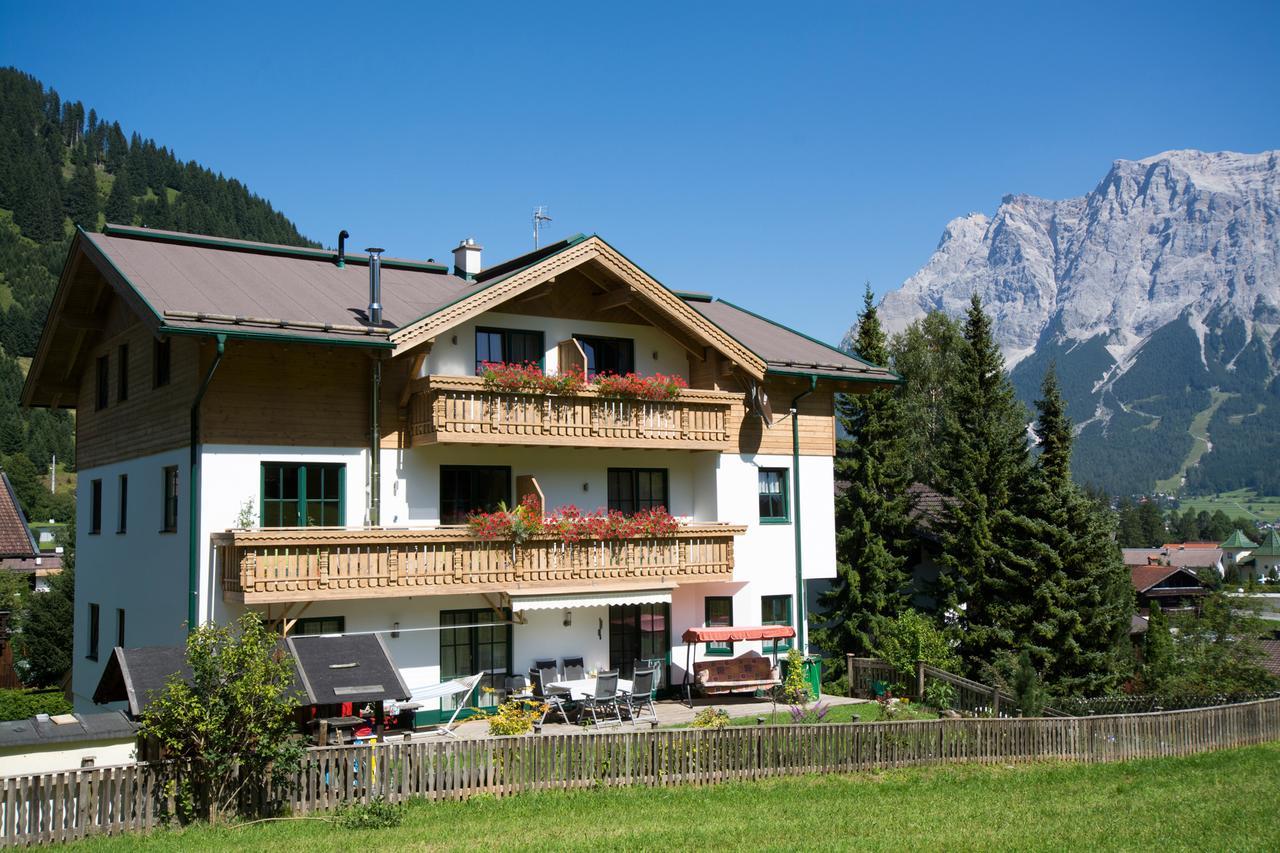 Apartamento Haus Gipfelblick Lermoos Exterior foto