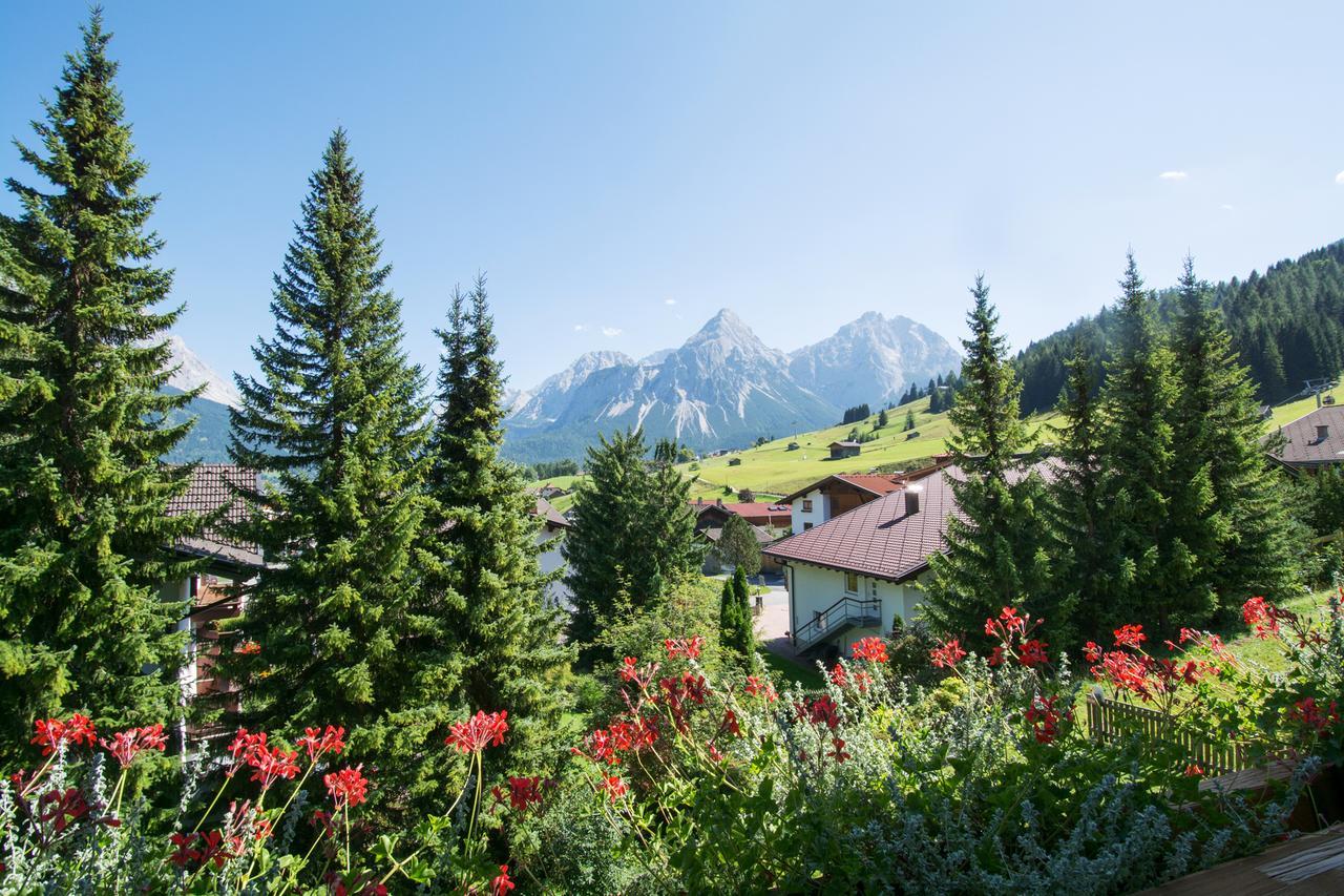 Apartamento Haus Gipfelblick Lermoos Exterior foto